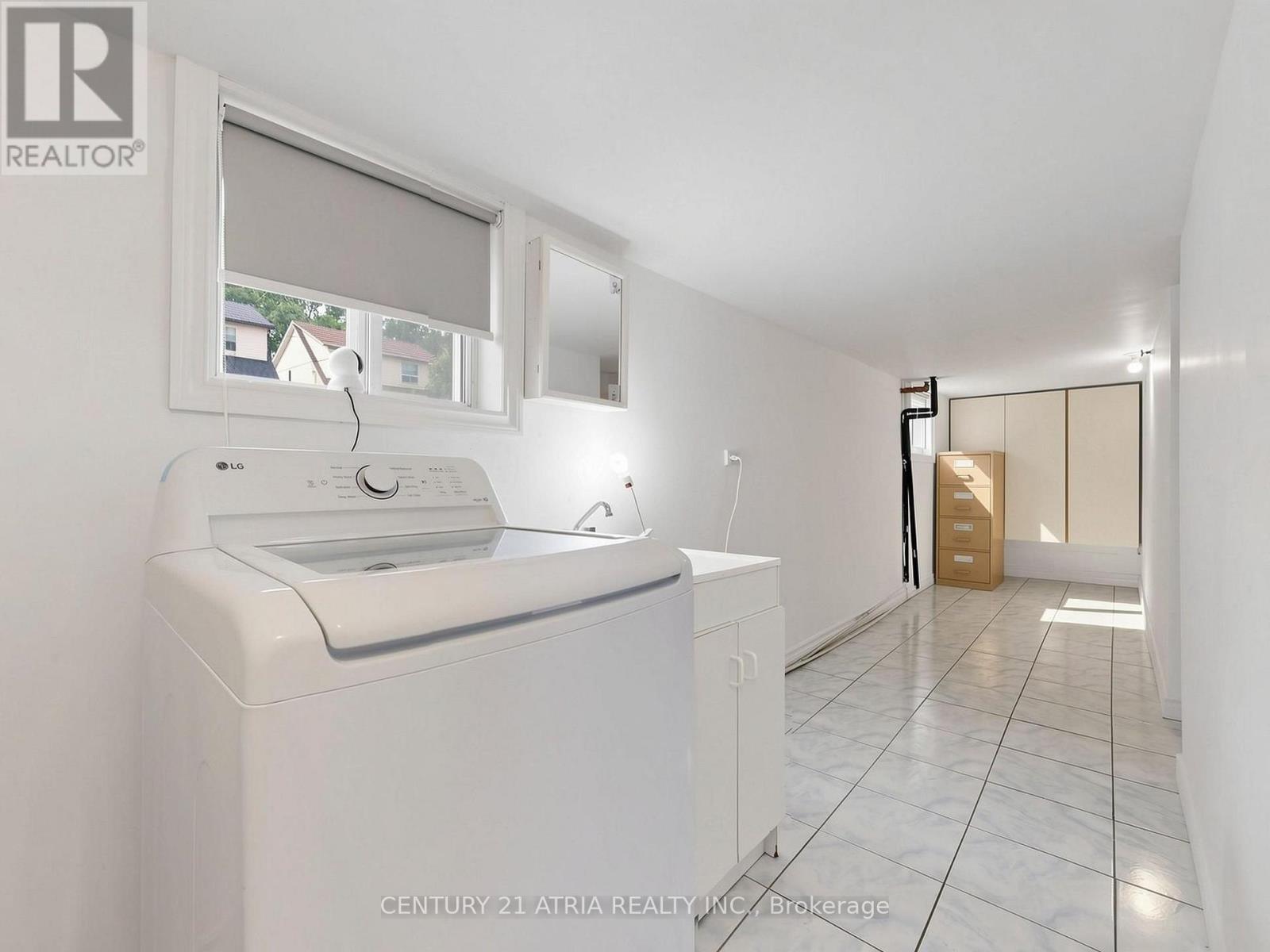 21 Mahoney Avenue, Toronto, Ontario  M6M 2H5 - Photo 44 - W13571940