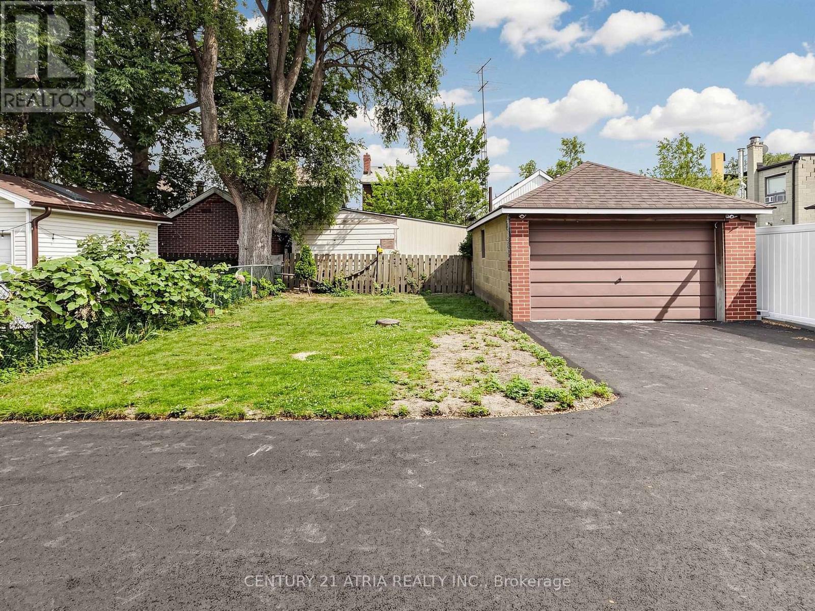 21 Mahoney Avenue, Toronto, Ontario  M6M 2H5 - Photo 47 - W13571940