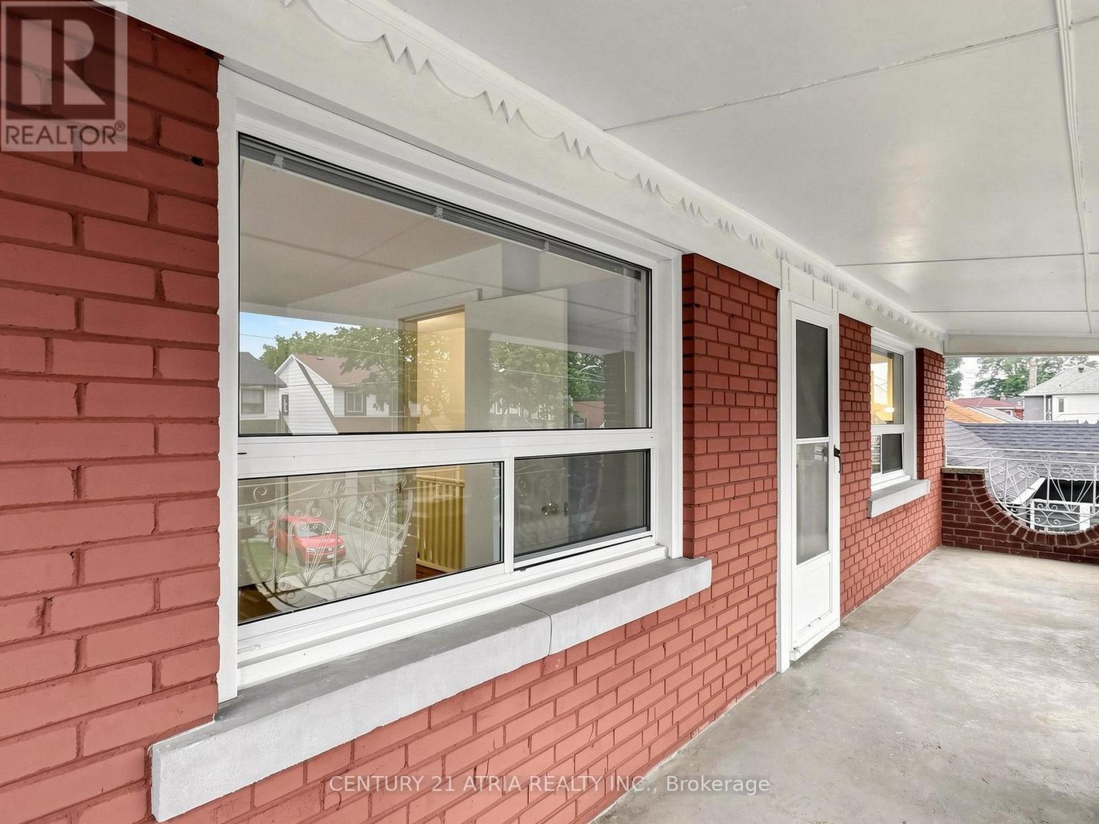 21 Mahoney Avenue, Toronto, Ontario  M6M 2H5 - Photo 32 - W13571940