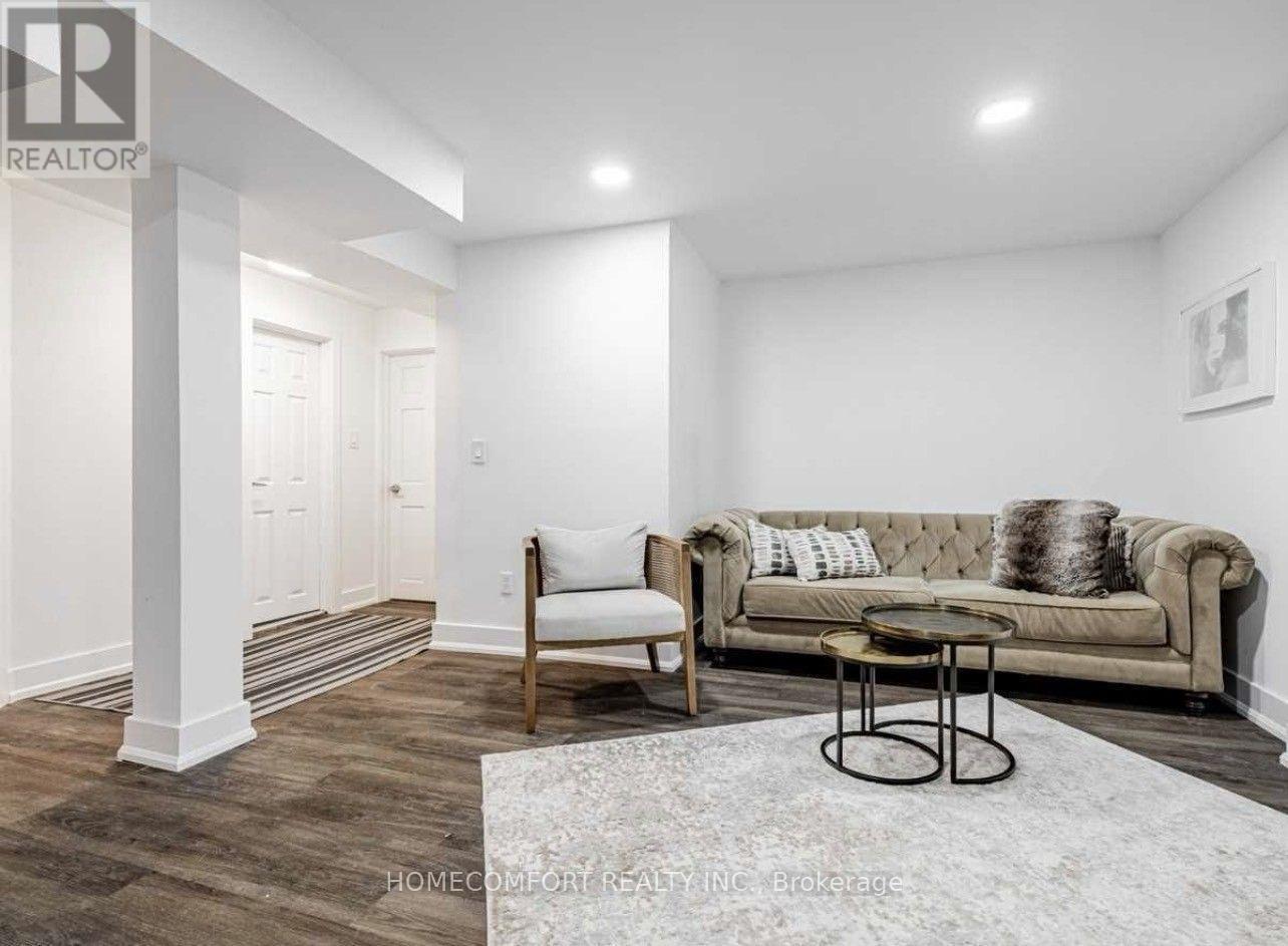 22 Fenelon Drive, Toronto, Ontario  M3A 3K3 - Photo 13 - C13572558