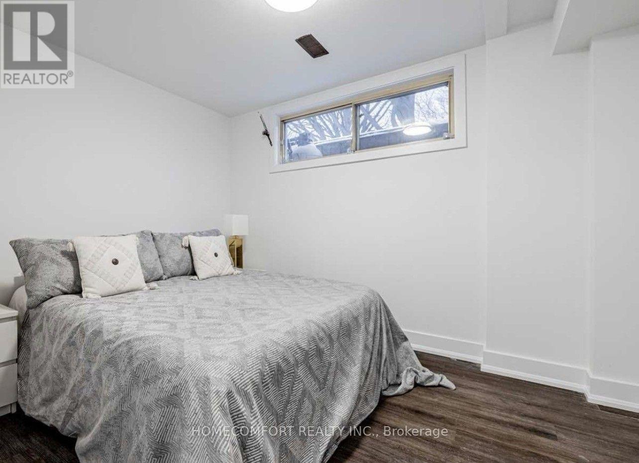 22 Fenelon Drive, Toronto, Ontario  M3A 3K3 - Photo 6 - C13572558