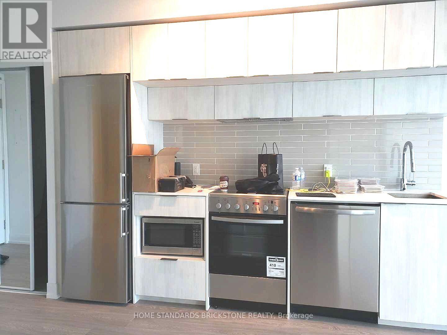 2106 - 181 Dundas Street E, Toronto, Ontario  M5A 0N5 - Photo 3 - C13572578