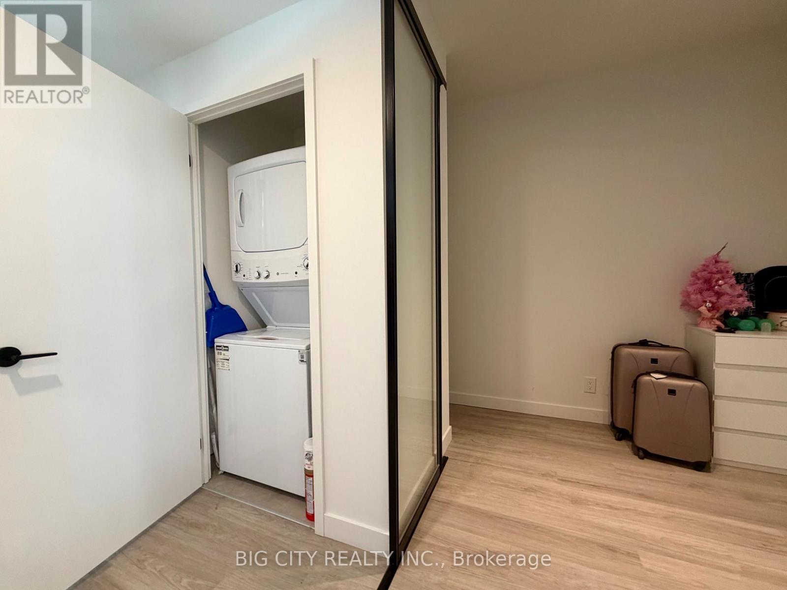 341 - 1050 EASTERN AVENUE - Photo 12