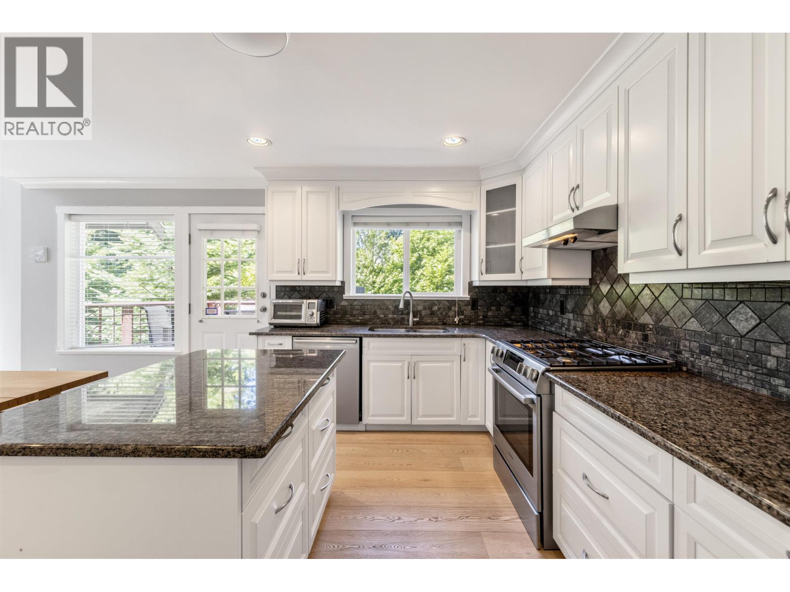 1788 Gordon Avenue, West Vancouver, British Columbia  V7V 1V3 - Photo 9 - R3147047