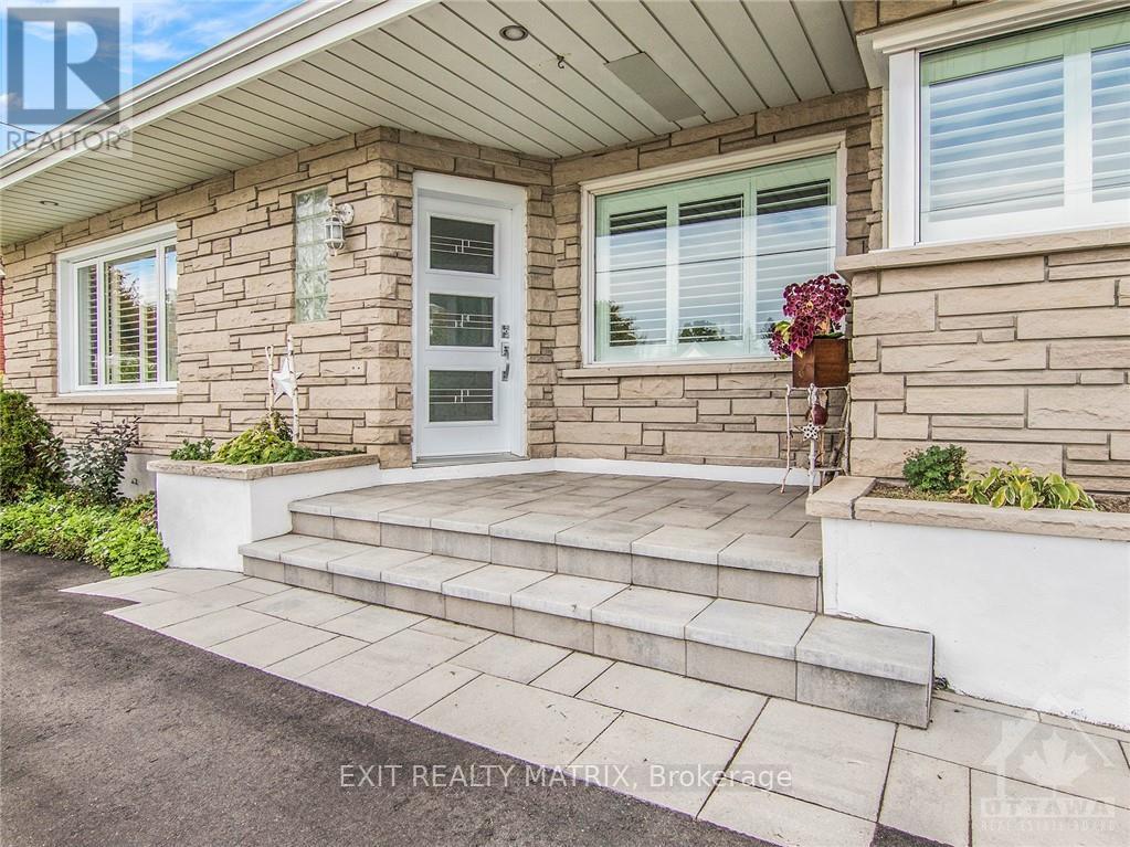 954 Notre Dame Street, Russell, Ontario  K0A 1W0 - Photo 3 - X13572774