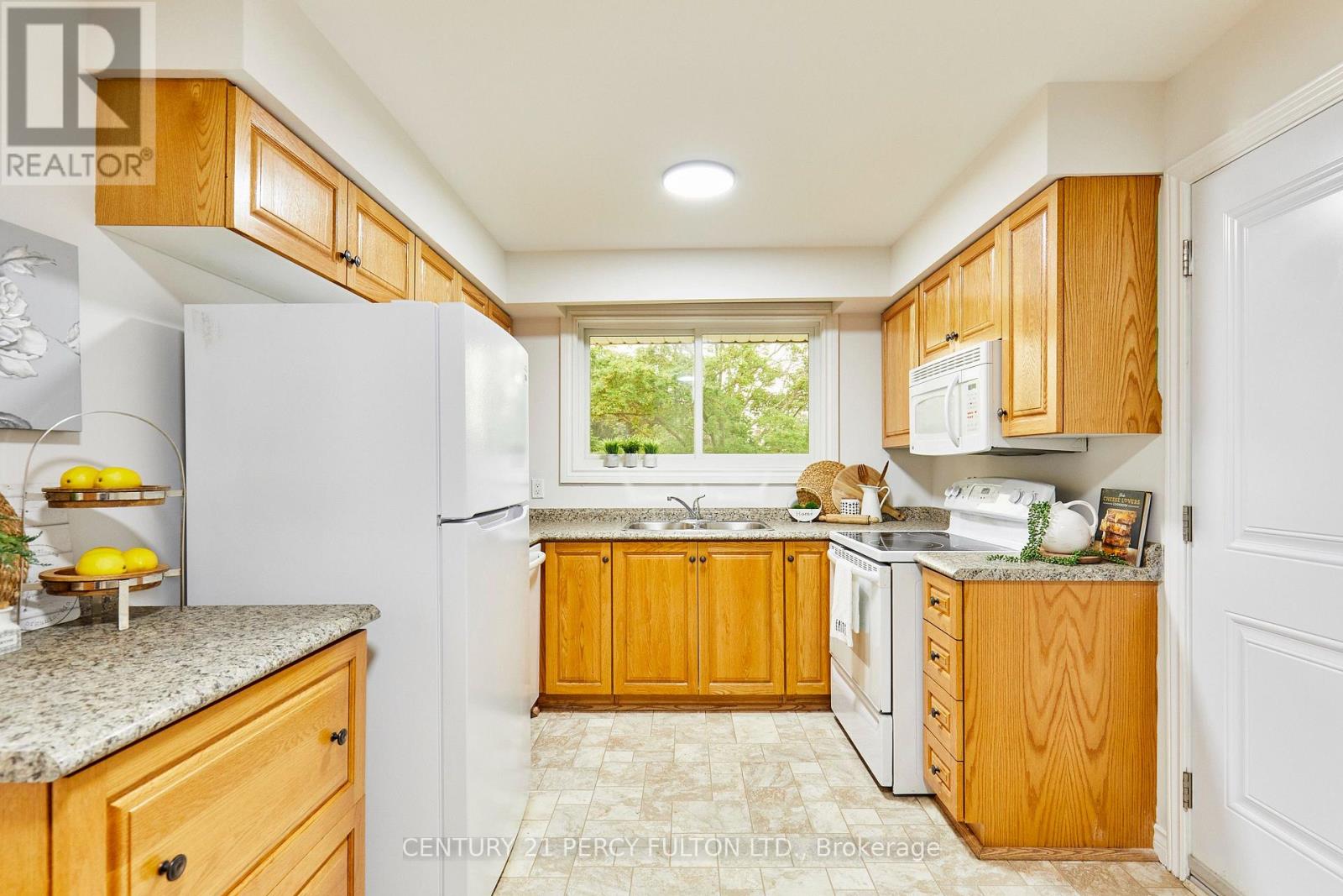 816 Carnaby Crescent, Oshawa, Ontario  L1G 2Y8 - Photo 6 - E13572854