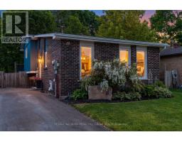 19 AUSTEN LANE, Barrie, Ontario