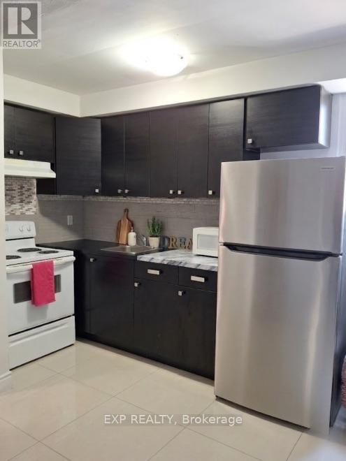 3 - 256 Lakeshore Road E, Mississauga, Ontario  L5G 1G9 - Photo 3 - W13572692