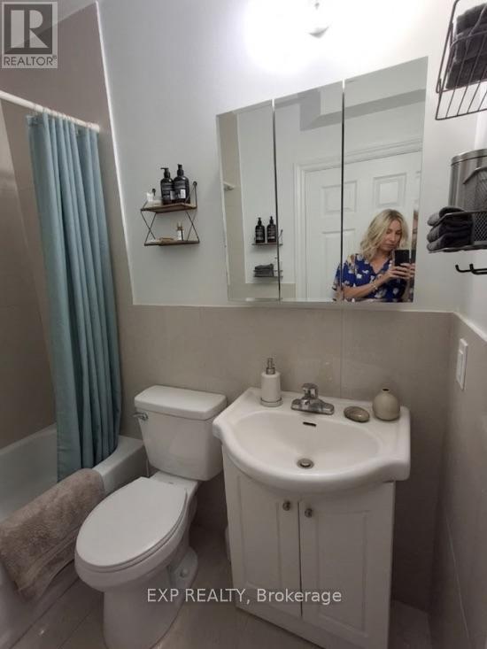 3 - 256 Lakeshore Road E, Mississauga, Ontario  L5G 1G9 - Photo 6 - W13572692