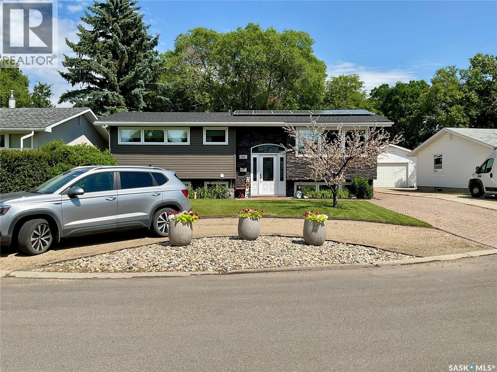 30 Rosewood PLACE, Regina, Saskatchewan