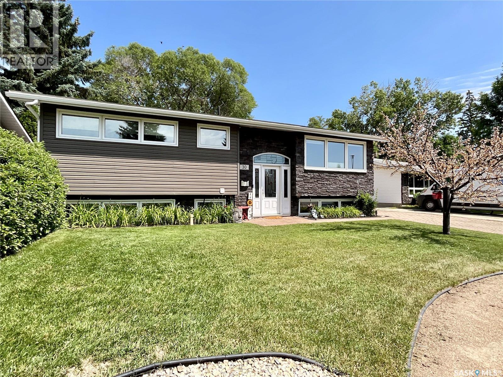 30 Rosewood Place, Regina, Saskatchewan  S4S 5N5 - Photo 3 - SK042789