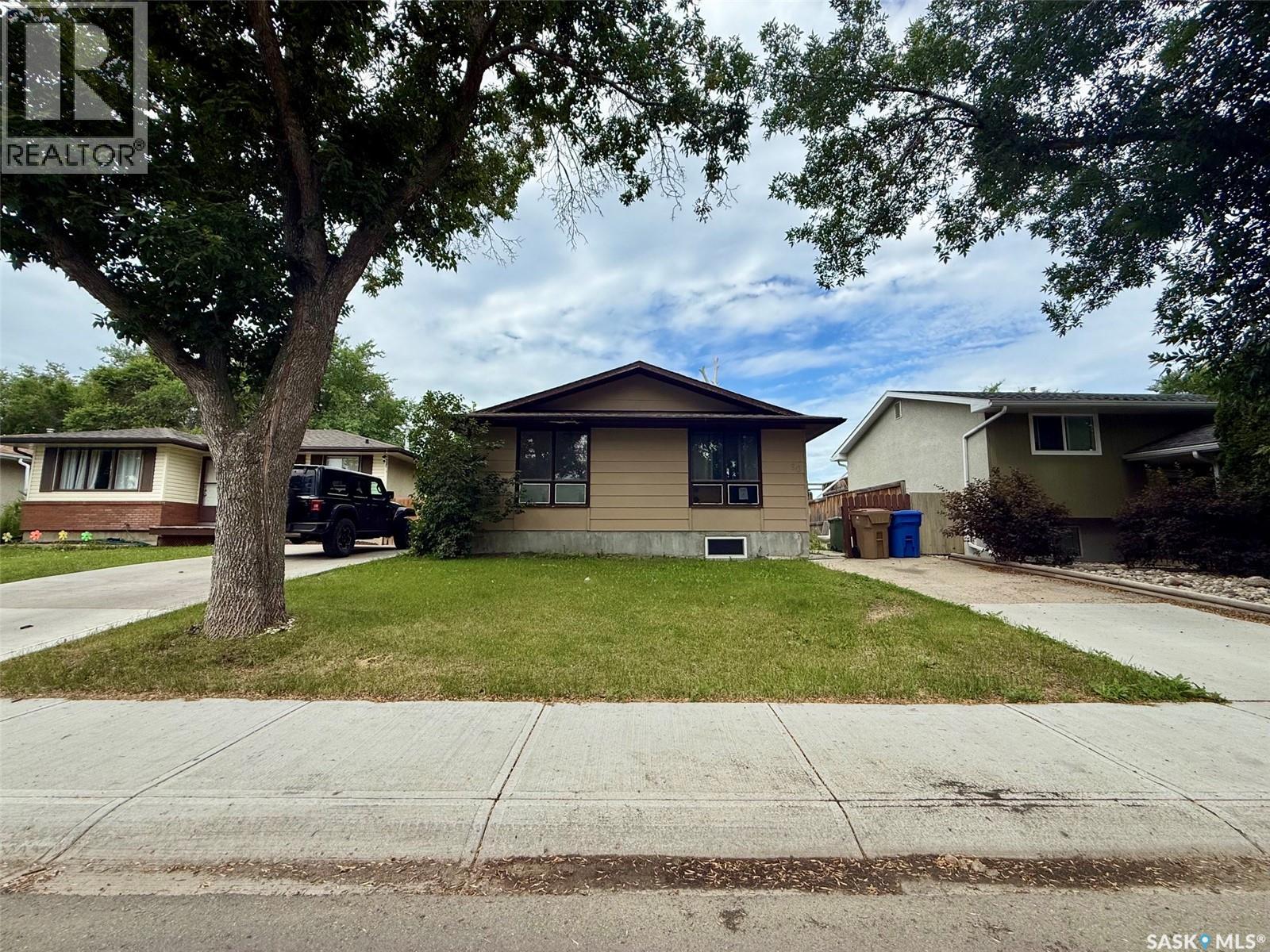 90 Turner Crescent, Regina, Saskatchewan  S4N 4P6 - Photo 1 - SK042549