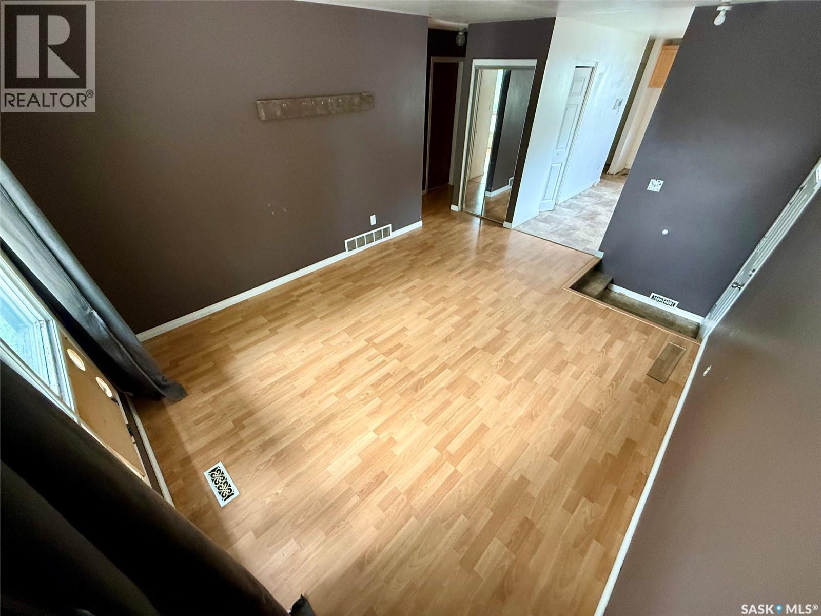 90 Turner Crescent, Regina, Saskatchewan  S4N 4P6 - Photo 3 - SK042549