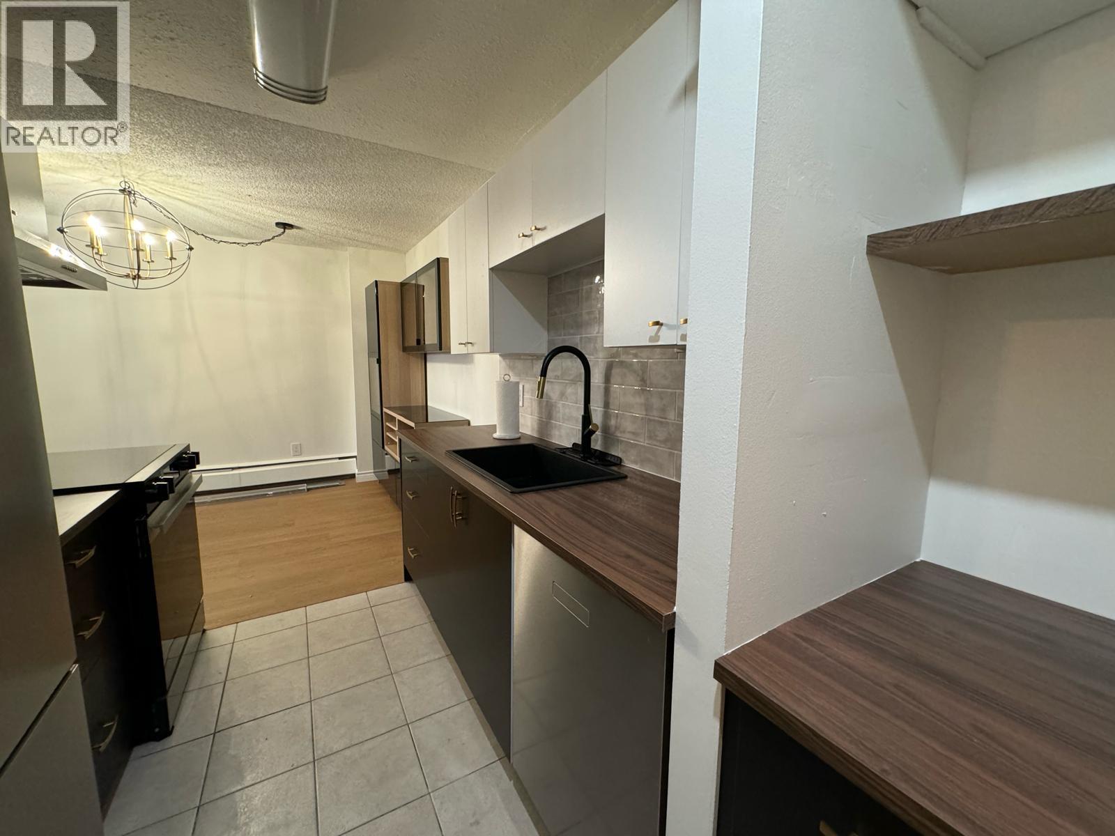 1602 2016 Fullerton Avenue, North Vancouver, British Columbia  V7P 3E6 - Photo 2 - R3143136