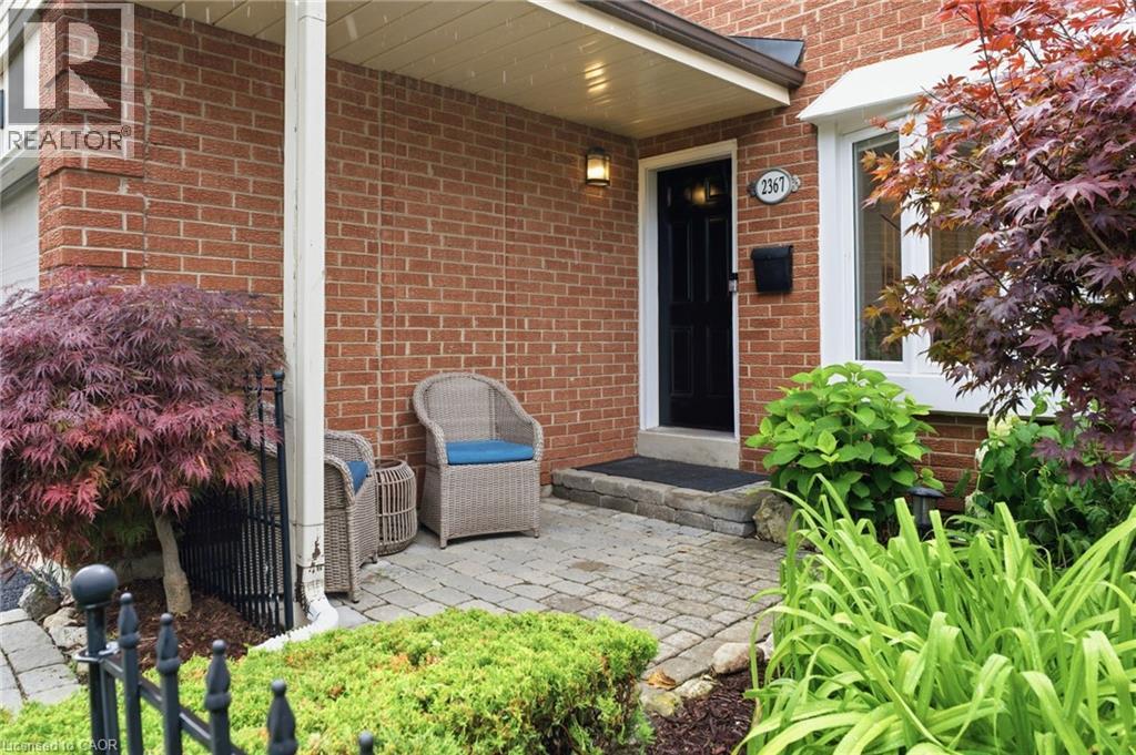 2367 Montgomery Drive, Burlington, Ontario  L7P 4A6 - Photo 3 - 40847120