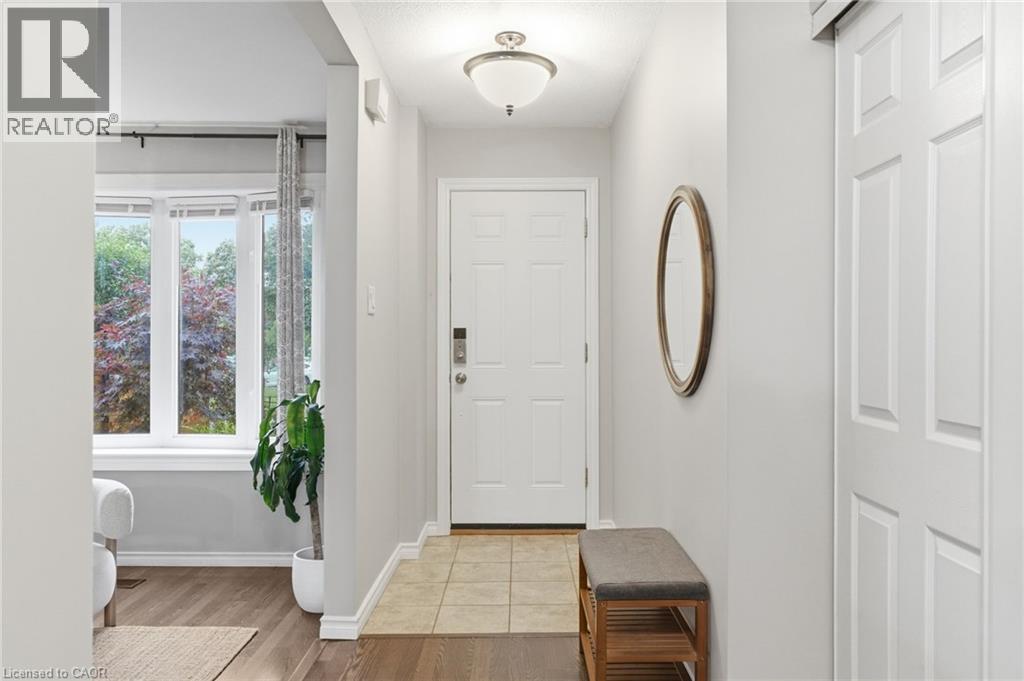2367 Montgomery Drive, Burlington, Ontario  L7P 4A6 - Photo 4 - 40847120
