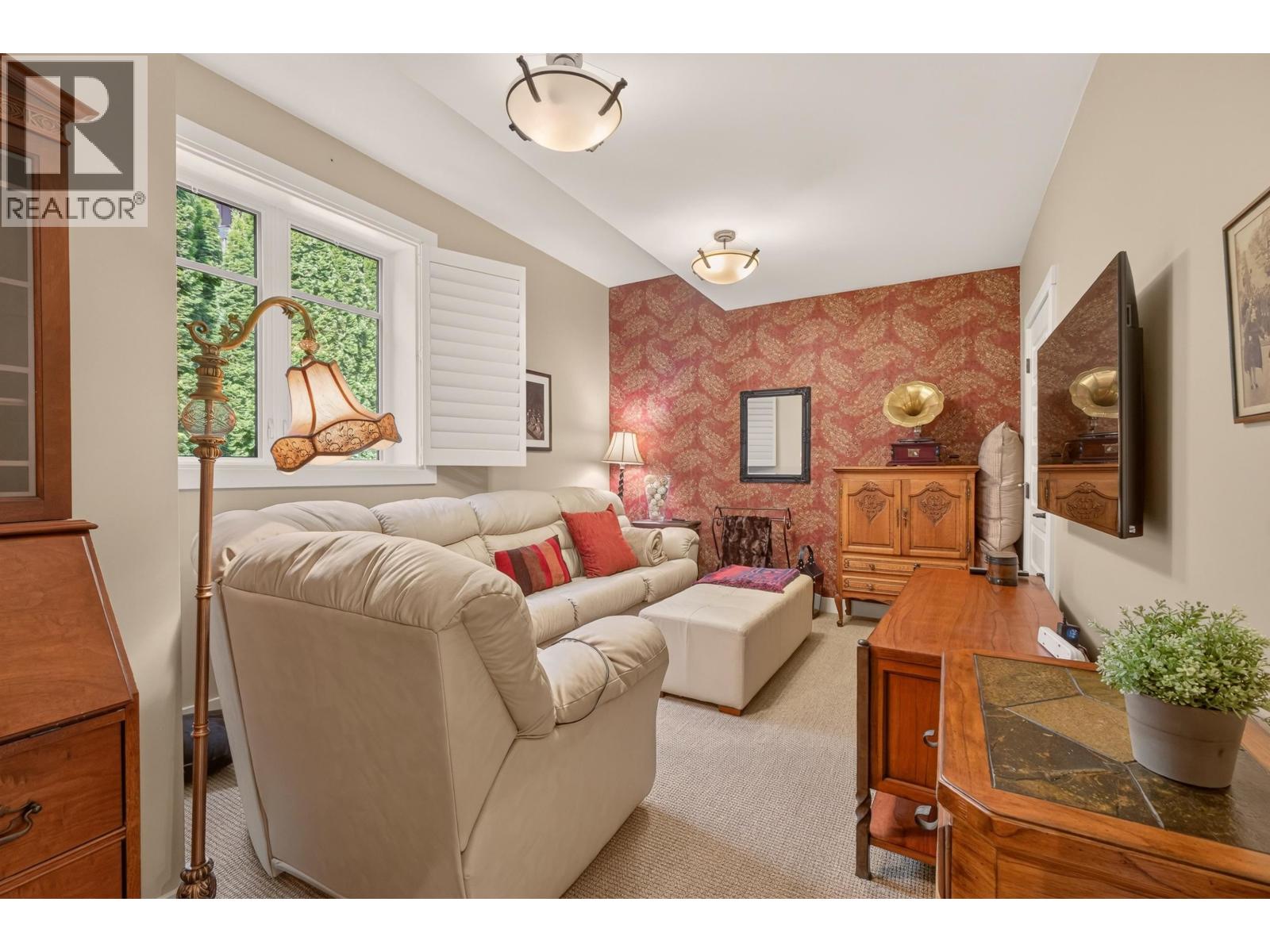 6001 Silverstone Lane, Sechelt, British Columbia  V7Z 0T8 - Photo 33 - R3147083