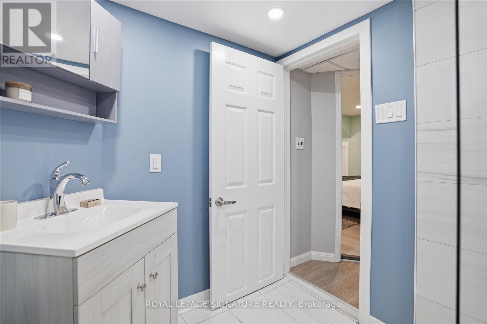 24 Latham Avenue, Toronto, Ontario  M1N 1M8 - Photo 30 - E13563382