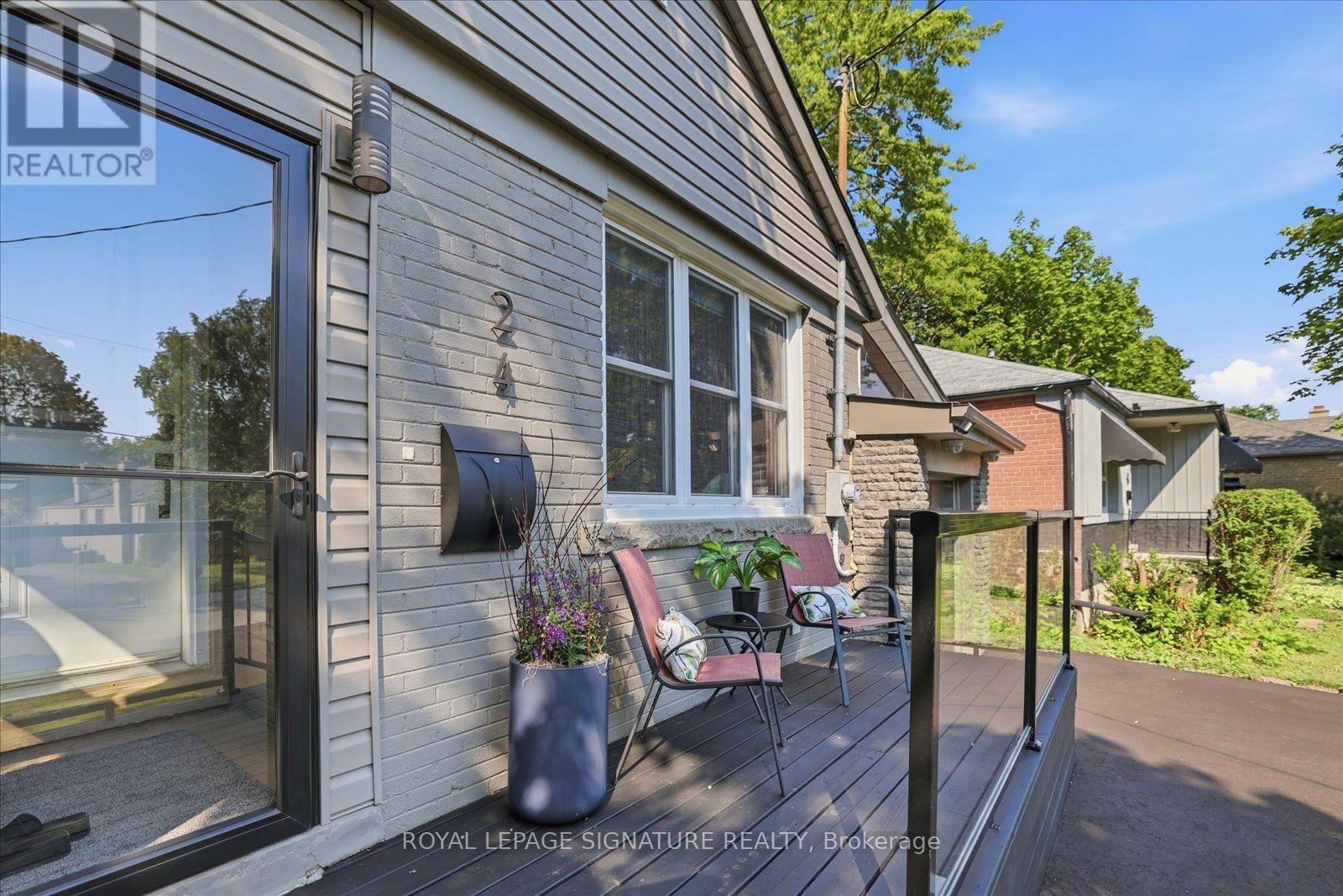 24 Latham Avenue, Toronto, Ontario  M1N 1M8 - Photo 3 - E13563382