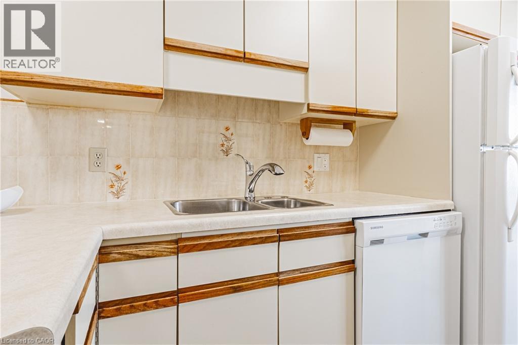 2055 Upper Middle Road Unit# 1504, Burlington, Ontario  L7P 3P4 - Photo 5 - 40837269