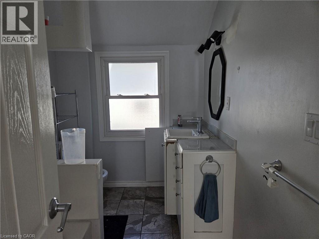4249 Elgin Street, Niagara Falls, Ontario  L2E 2X7 - Photo 11 - 40846186
