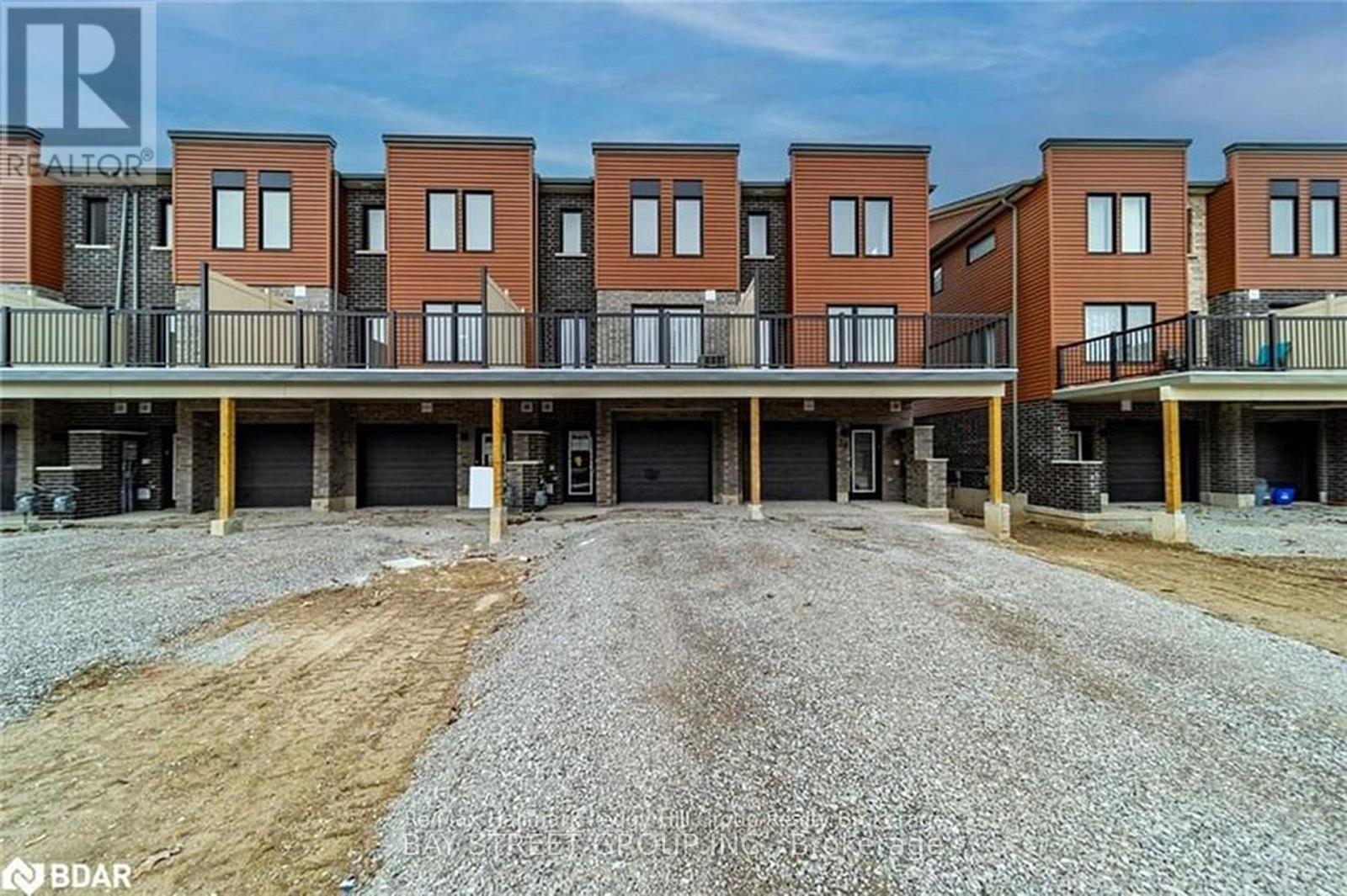 27 Fairlane Avenue, Barrie (Painswick South), Ontario  L9J 0N1 - Photo 2 - S13572982
