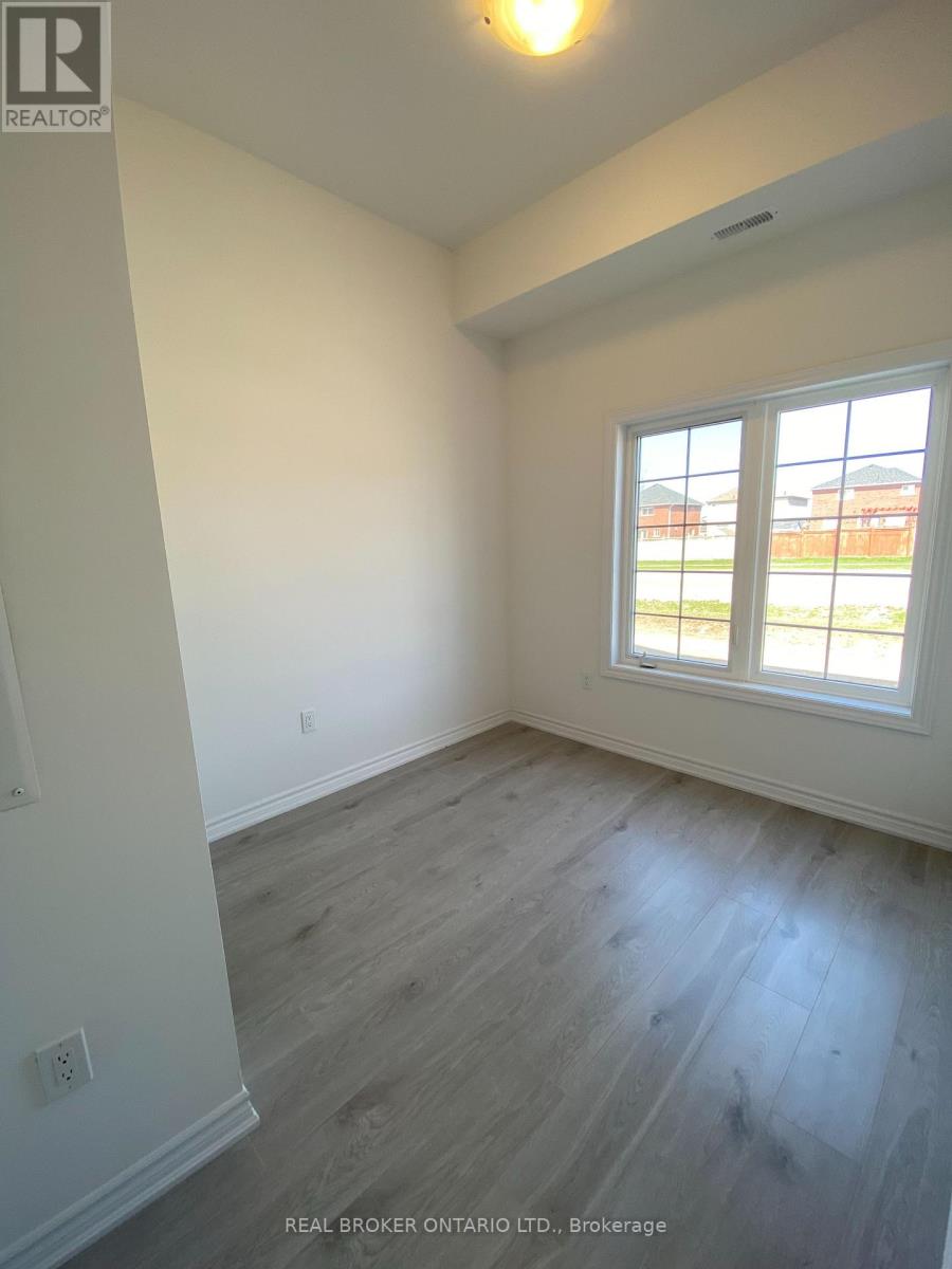31a Pumpkin Corner Crescent, Barrie, Ontario  L9J 0T5 - Photo 11 - S13573026