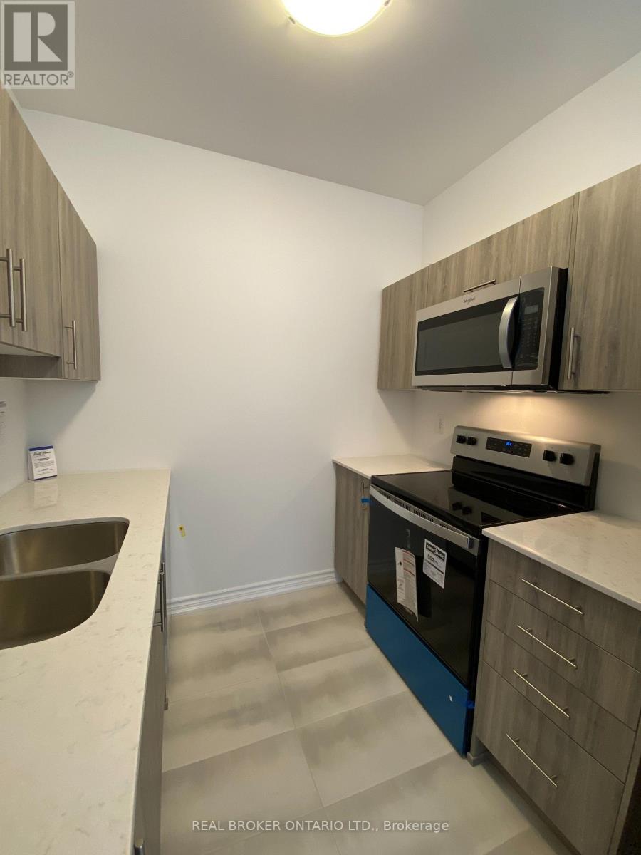 31a Pumpkin Corner Crescent, Barrie, Ontario  L9J 0T5 - Photo 8 - S13573026