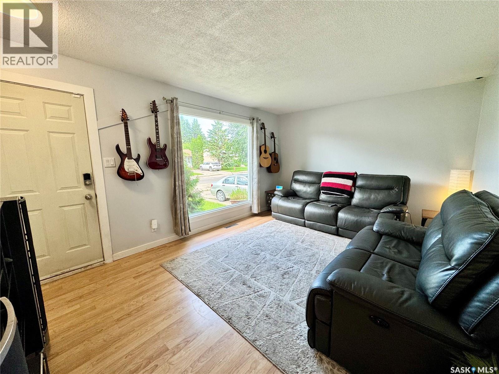 553 26th Street E, Prince Albert, Saskatchewan  S6V 1V4 - Photo 4 - SK042784