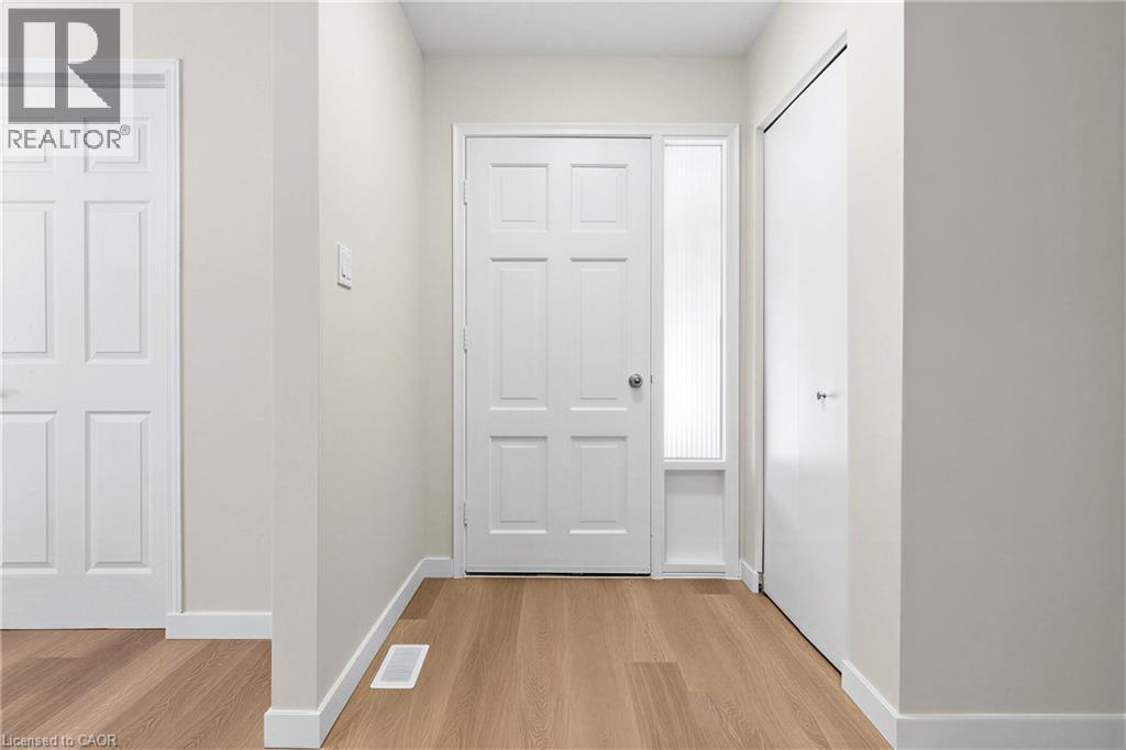 506 Lonelm Court Unit# A, Waterloo, Ontario  N2L 5E1 - Photo 4 - 40844270