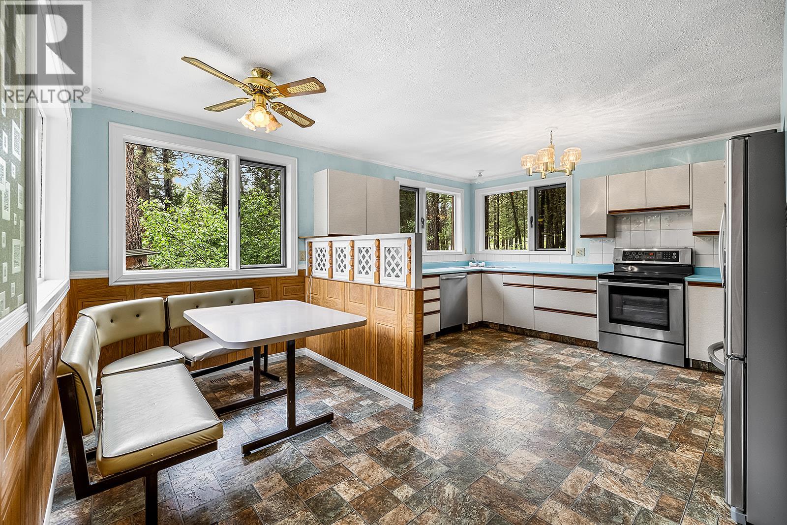 357 3a Street Nw, Cranbrook, British Columbia V1C 6T7 - Photo 5 - 10394635