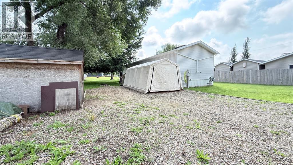 108 1 Street W, Lashburn, Saskatchewan  S0M 1H0 - Photo 8 - A2329979