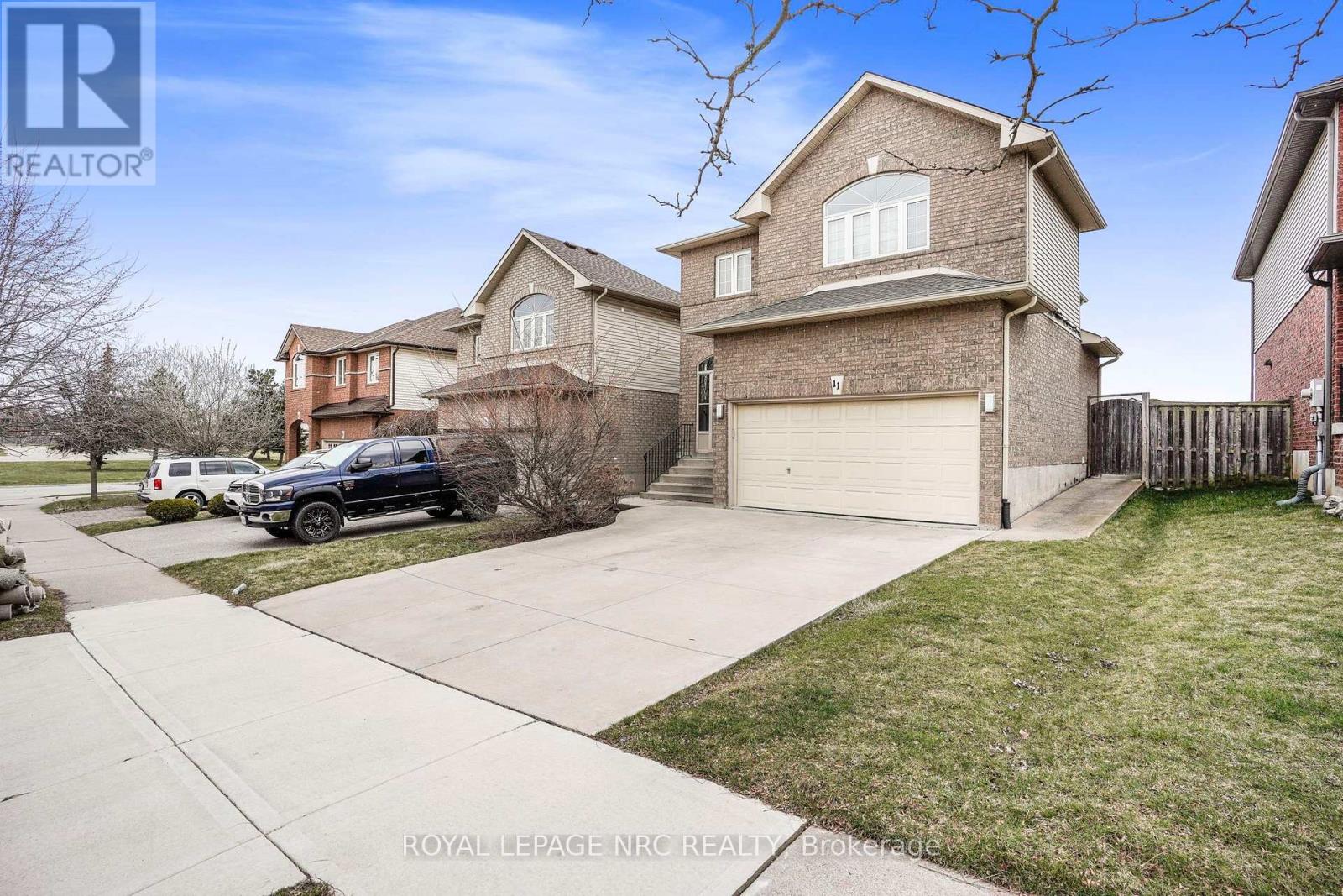 BASEMENT - 11 MEADOW WOOD CRESCENT, Hamilton, Ontario