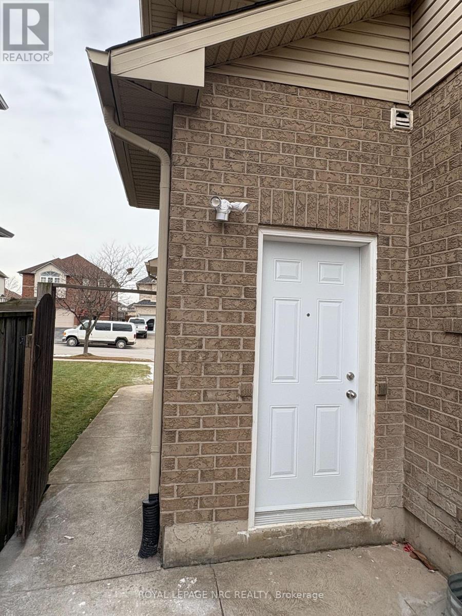 Basement - 11 Meadow Wood Crescent, Hamilton, Ontario  L8J 3Z7 - Photo 2 - X13573284