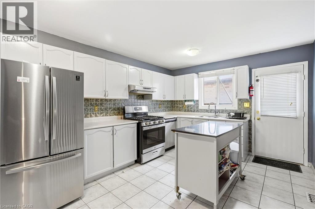 18 Anne Court, Grimsby, Ontario  L3M 5B4 - Photo 6 - 40825112