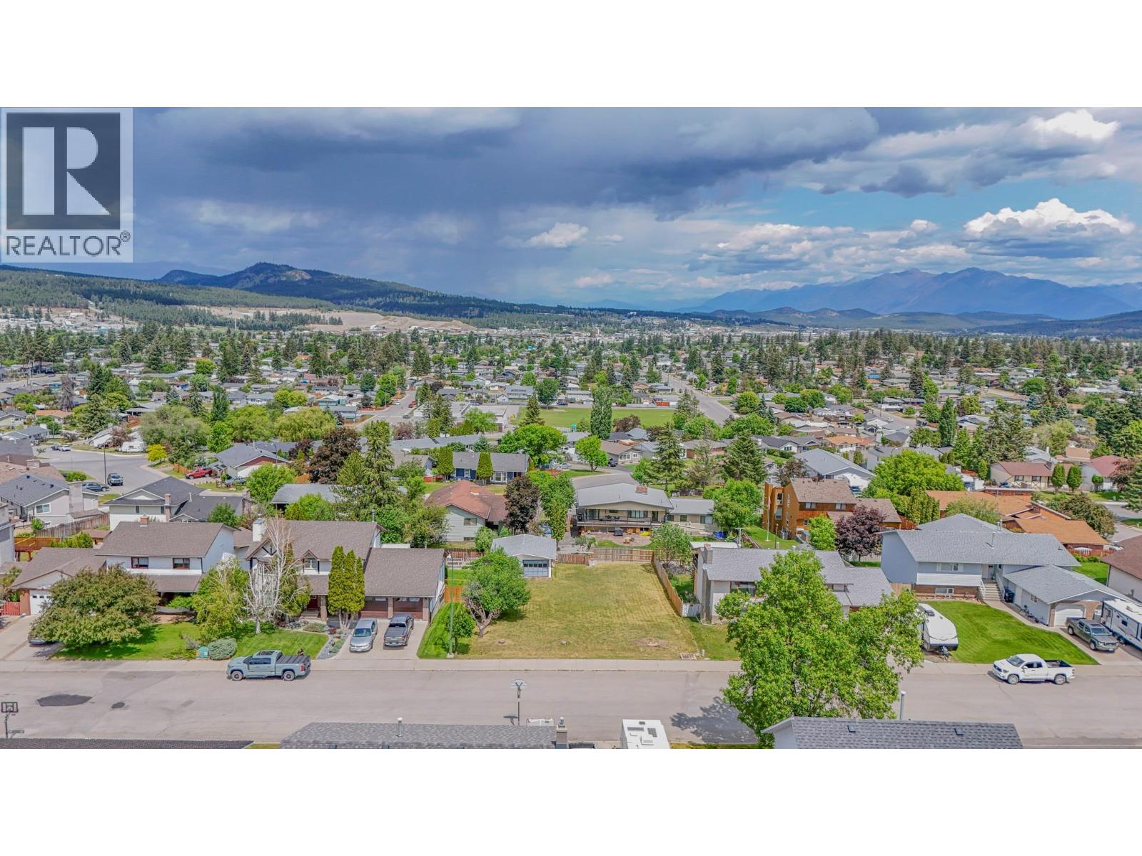 604 16th S Street, Cranbrook, British Columbia V1C 5V4 - Photo 1 - 10352356