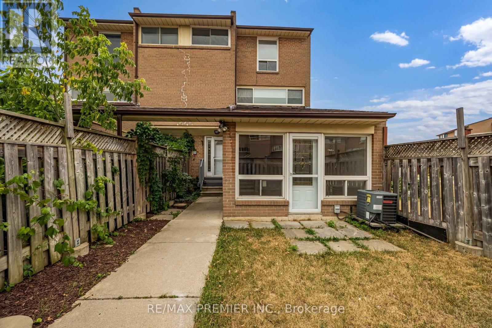82 - 248 John Garland Boulevard, Toronto, Ontario  M9V 1N8 - Photo 3 - W13573092