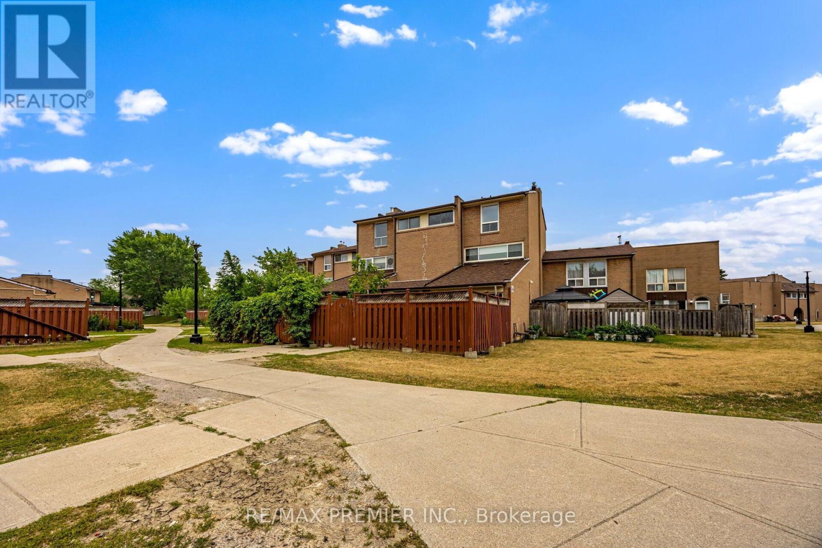 82 - 248 John Garland Boulevard, Toronto, Ontario  M9V 1N8 - Photo 30 - W13573092