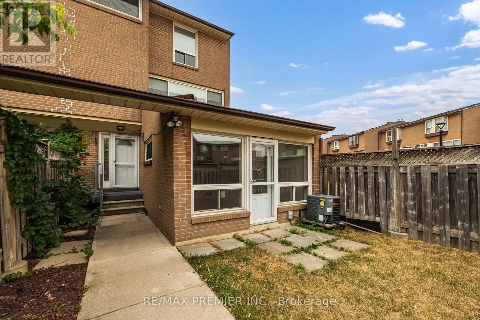 82 - 248 John Garland Boulevard, Toronto, Ontario  M9V 1N8 - Photo 4 - W13573092