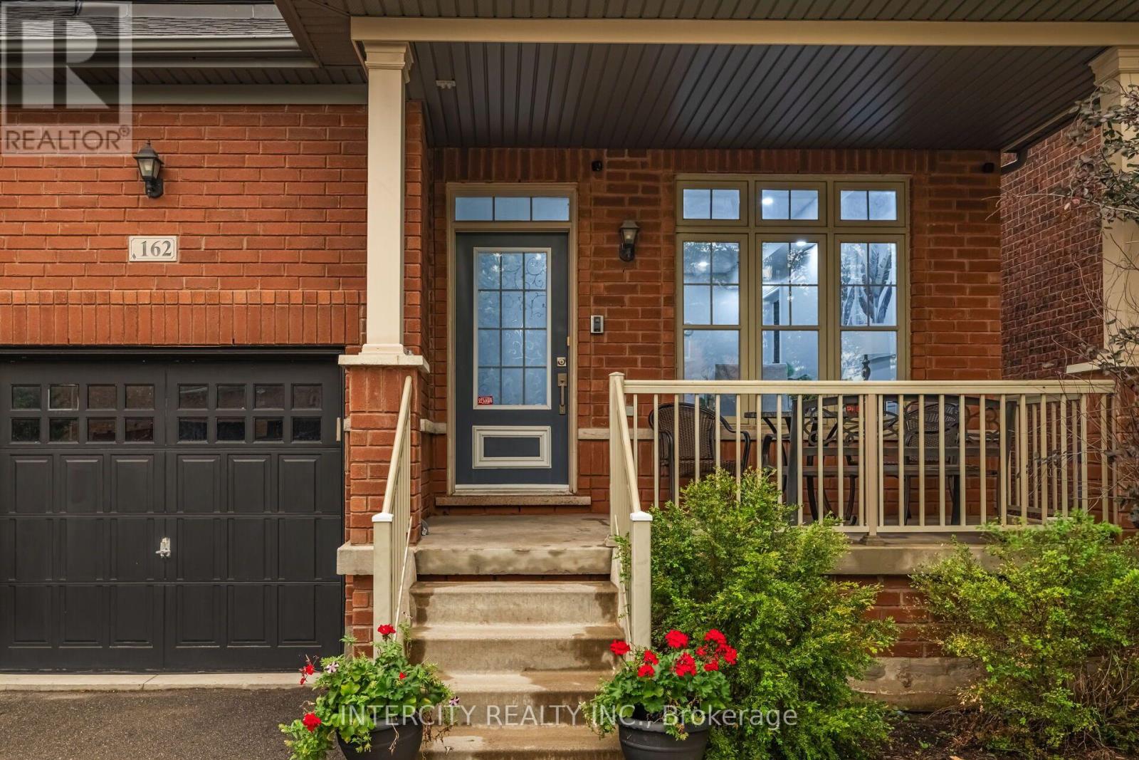 162 Holmes Crescent, Milton, Ontario  L9T 0V9 - Photo 3 - W13573238