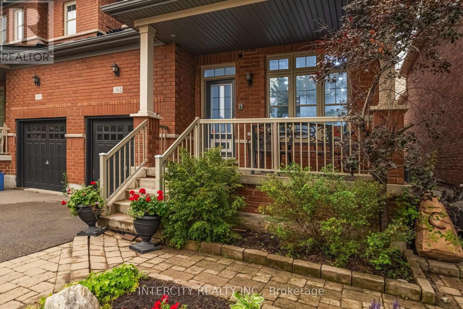162 Holmes Crescent, Milton, Ontario  L9T 0V9 - Photo 4 - W13573238