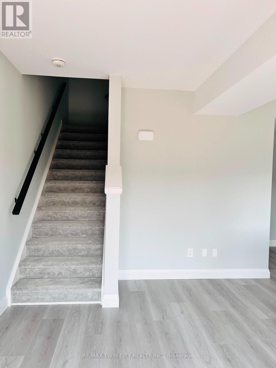 3 - 10 South Creek Drive, Kitchener, Ontario  N2P 2R3 - Photo 11 - X13573304
