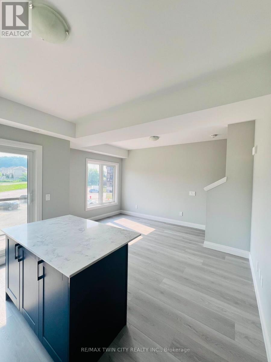 3 - 10 South Creek Drive, Kitchener, Ontario  N2P 2R3 - Photo 3 - X13573304