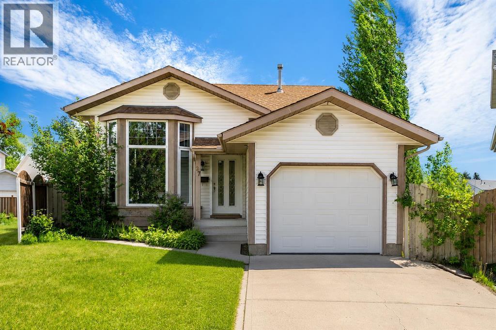 27 Erin Green Place Se, Calgary, Alberta T2B 3C2 - Photo 1 - A2318315