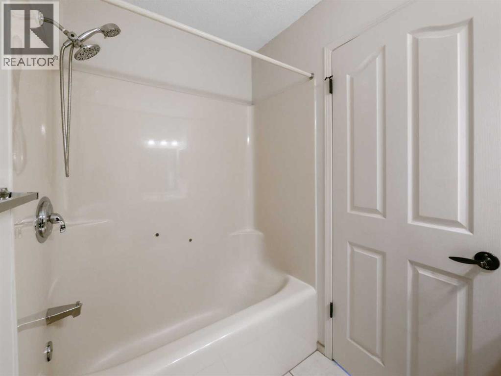 27 Erin Green Place Se, Calgary, Alberta T2B 3C2 - Photo 18 - A2318315