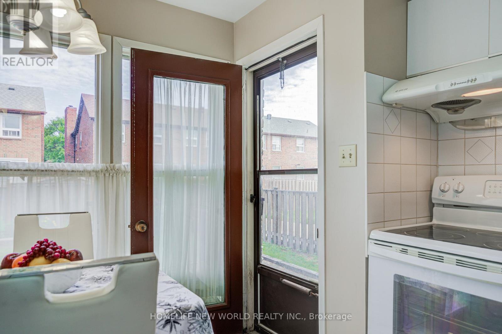 129 Sandyhook Square, Toronto, Ontario  M1W 3N6 - Photo 19 - E13461216