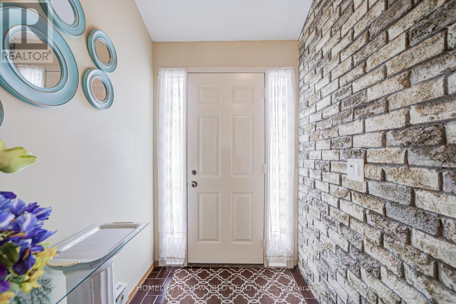 129 Sandyhook Square, Toronto, Ontario  M1W 3N6 - Photo 3 - E13461216