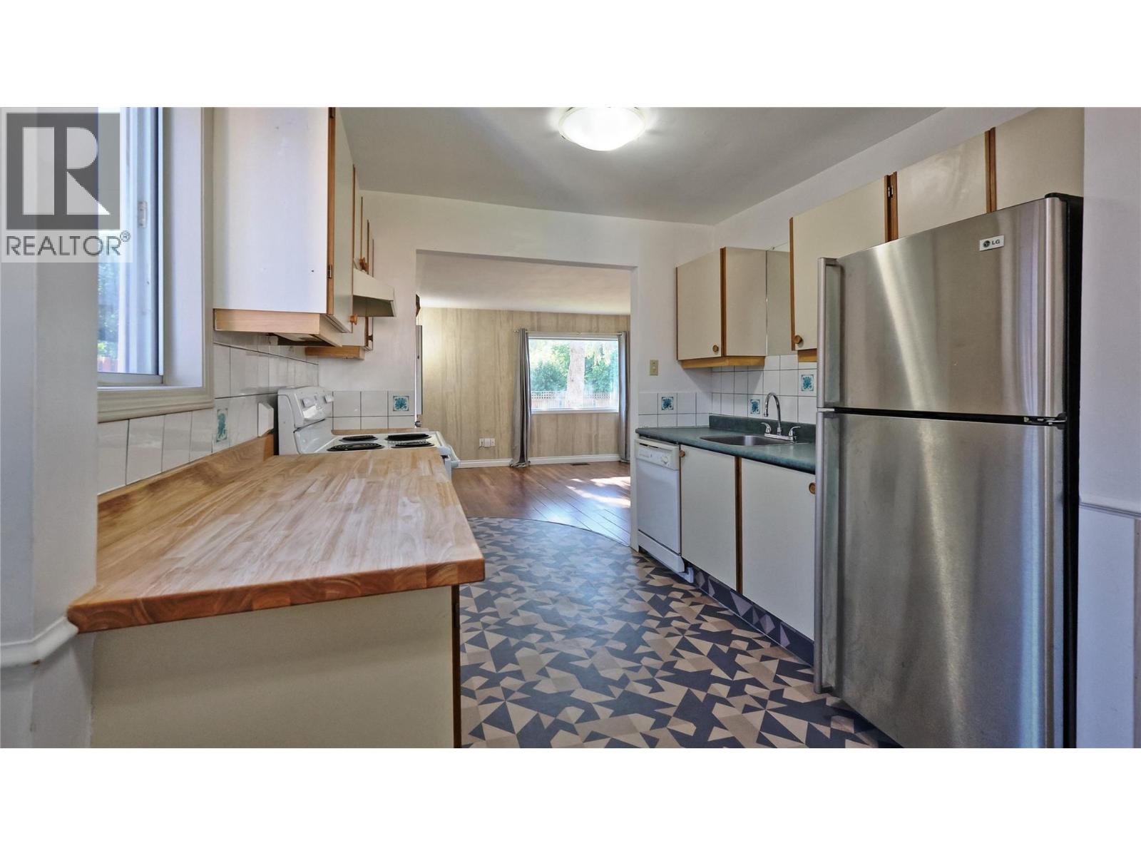 304 5th Avenue S, Cranbrook, British Columbia  V1C 1J4 - Photo 8 - 10394927