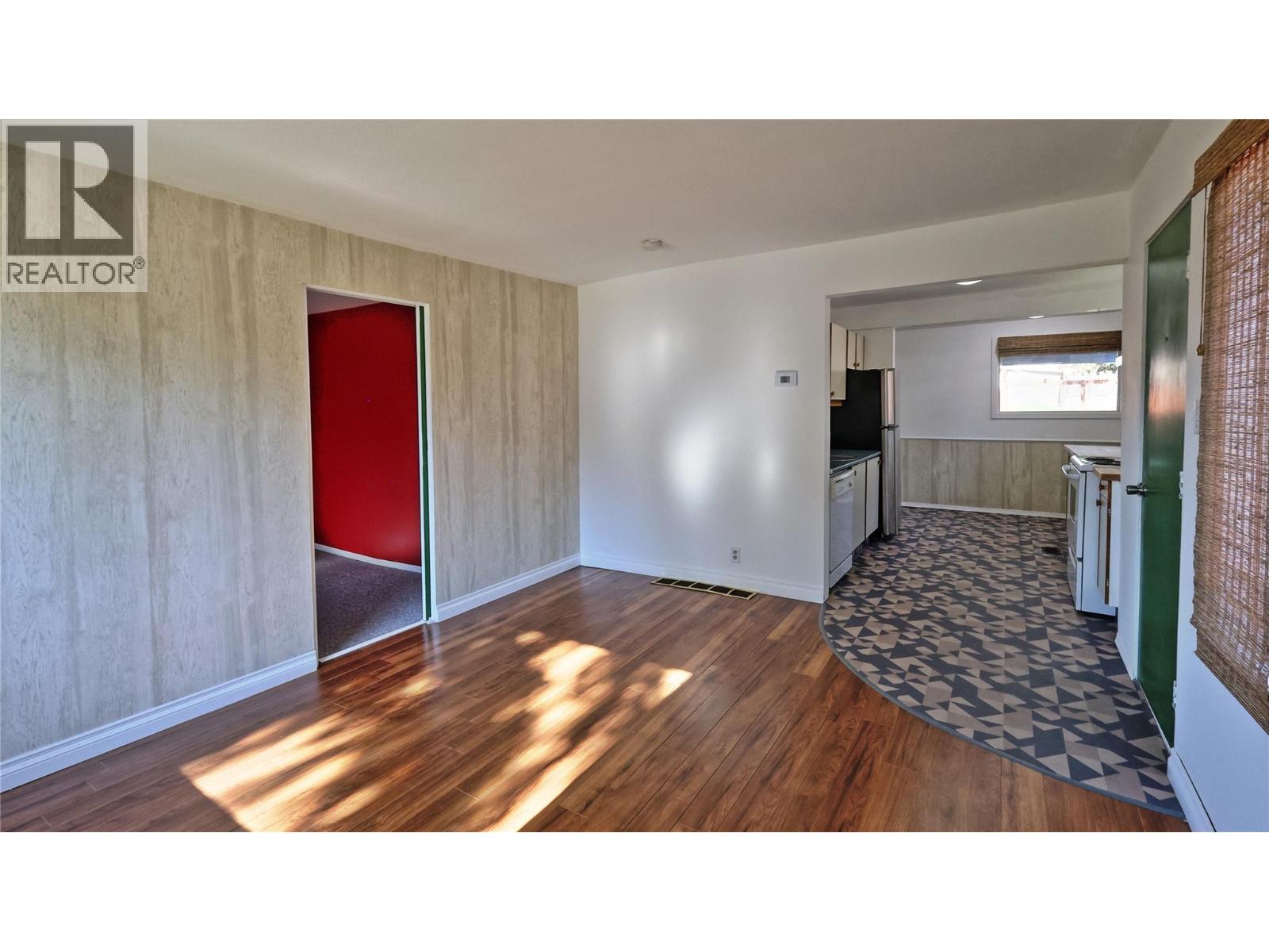 304 5th Avenue S, Cranbrook, British Columbia  V1C 1J4 - Photo 5 - 10394927