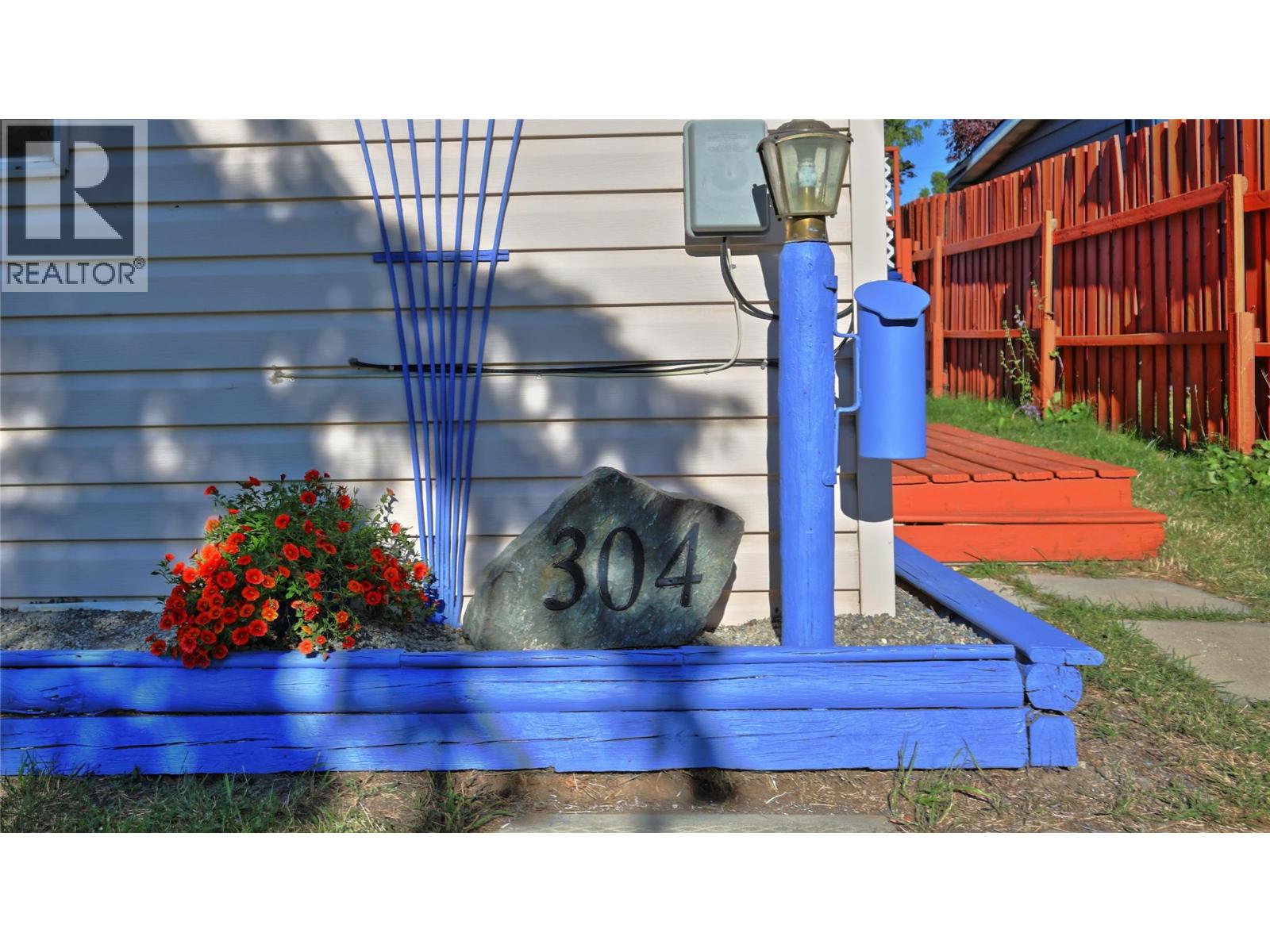304 5th Avenue S, Cranbrook, British Columbia  V1C 1J4 - Photo 2 - 10394927